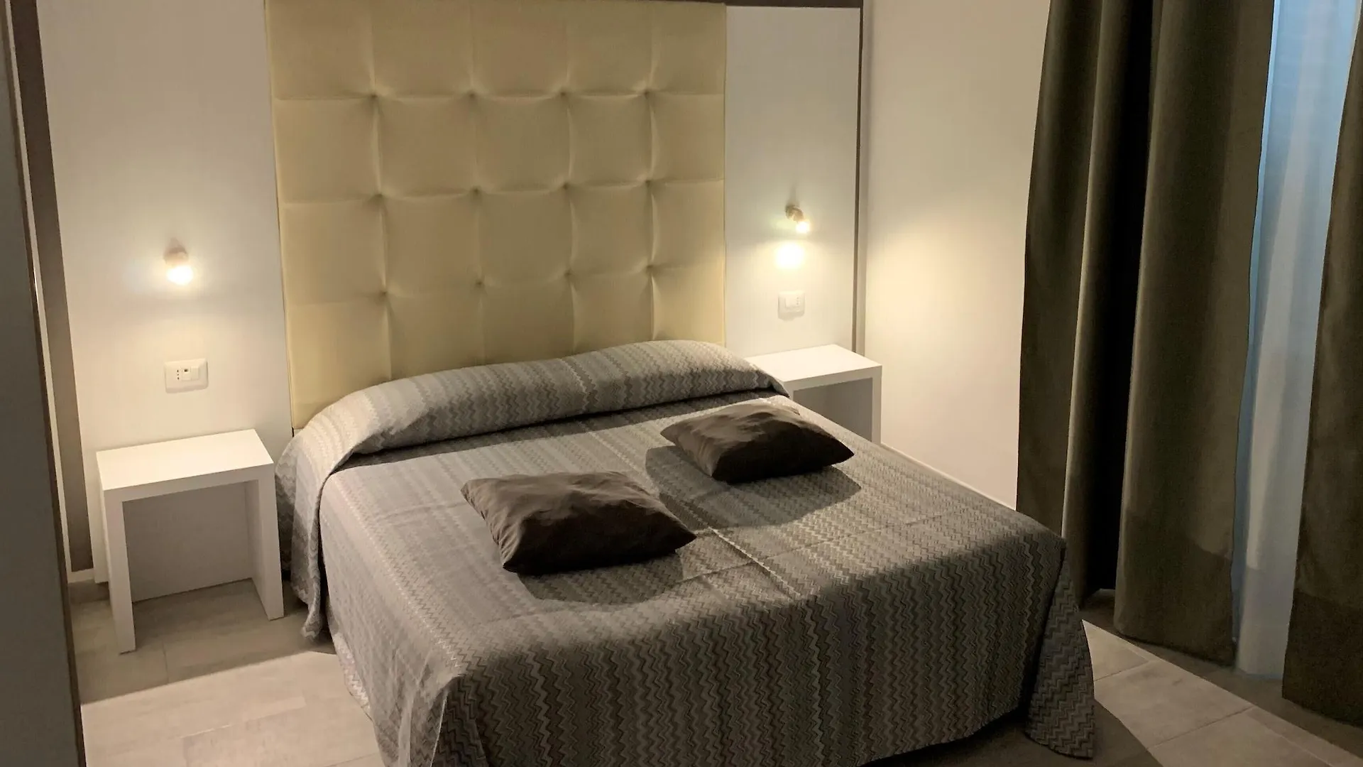 Hotel Assarotti Генуя