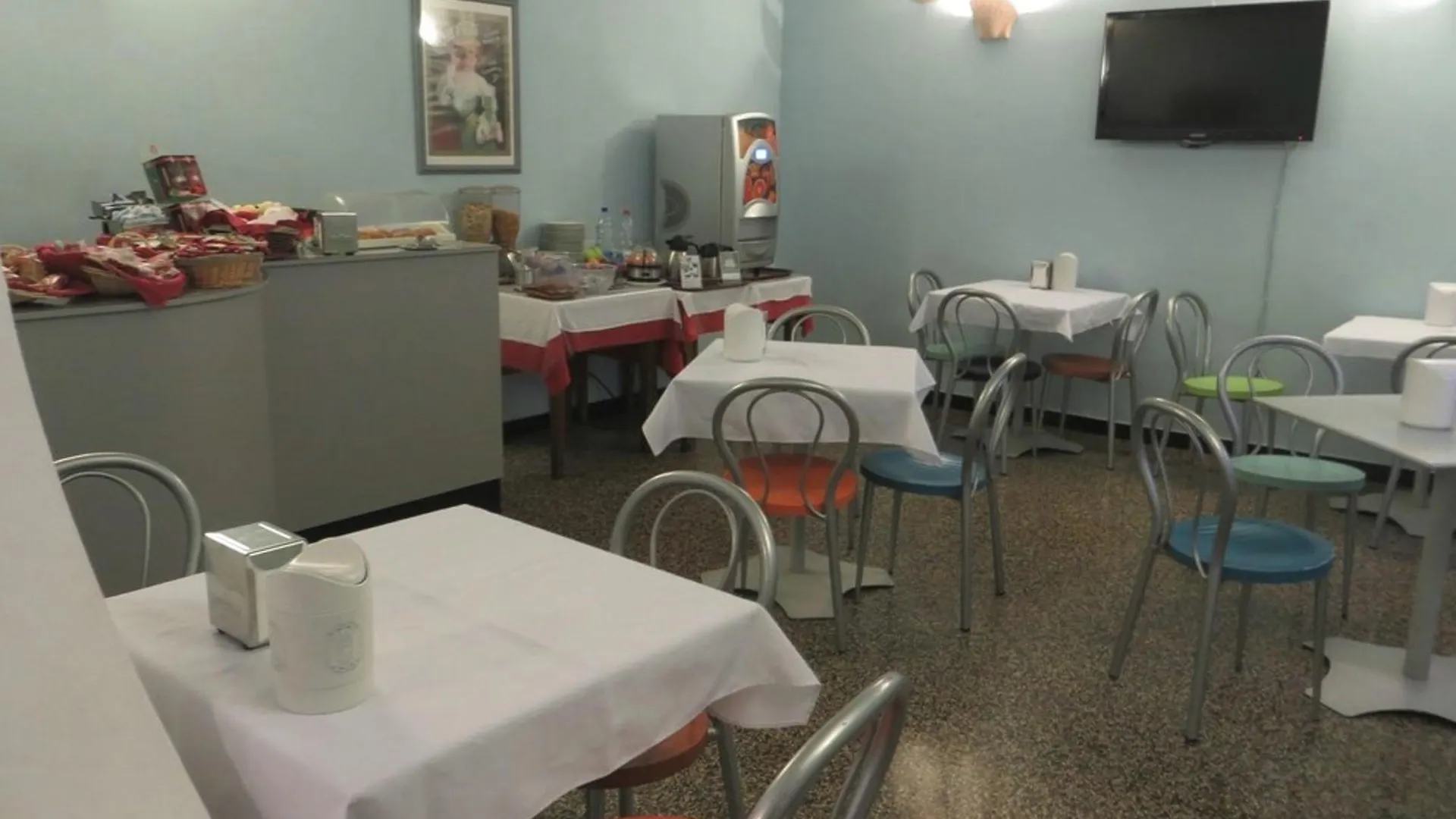 ***  Hotel Assarotti Генуя Италия