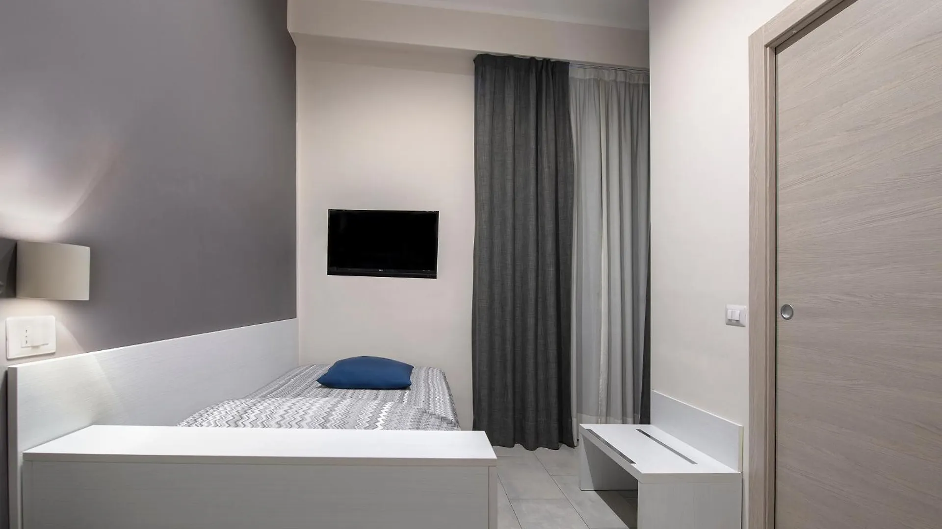 Hotel Assarotti Генуя