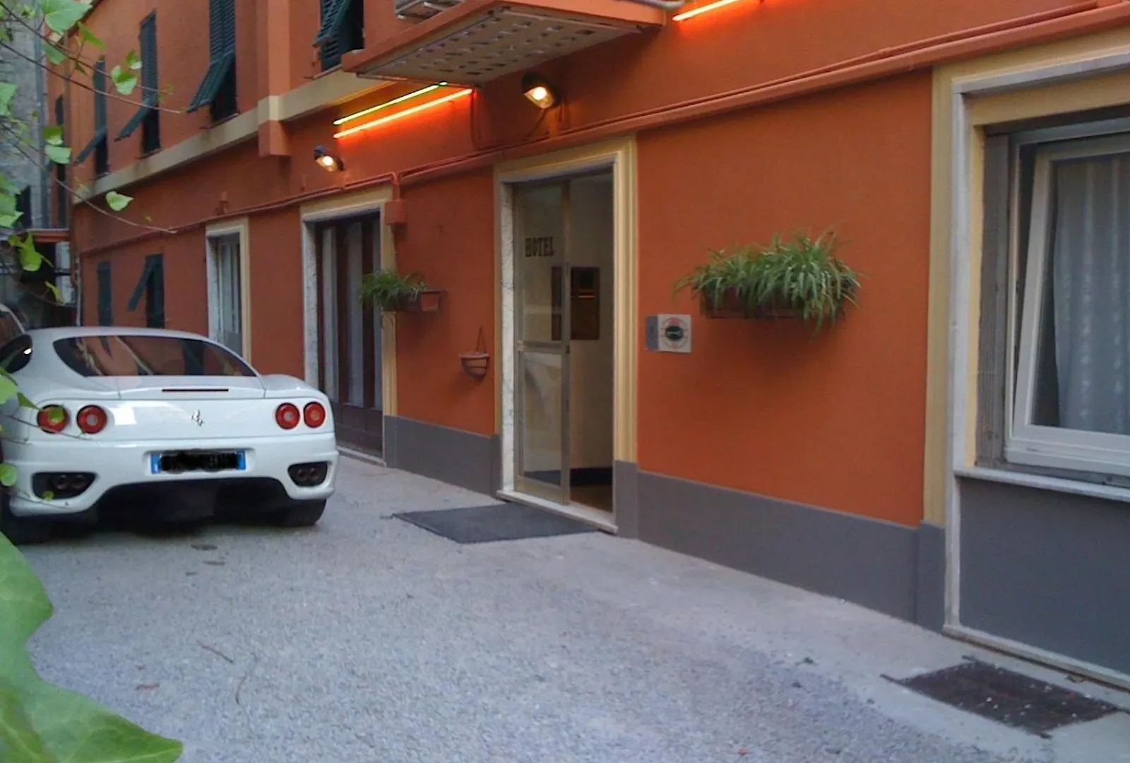 Hotel Assarotti Генуя 3*,