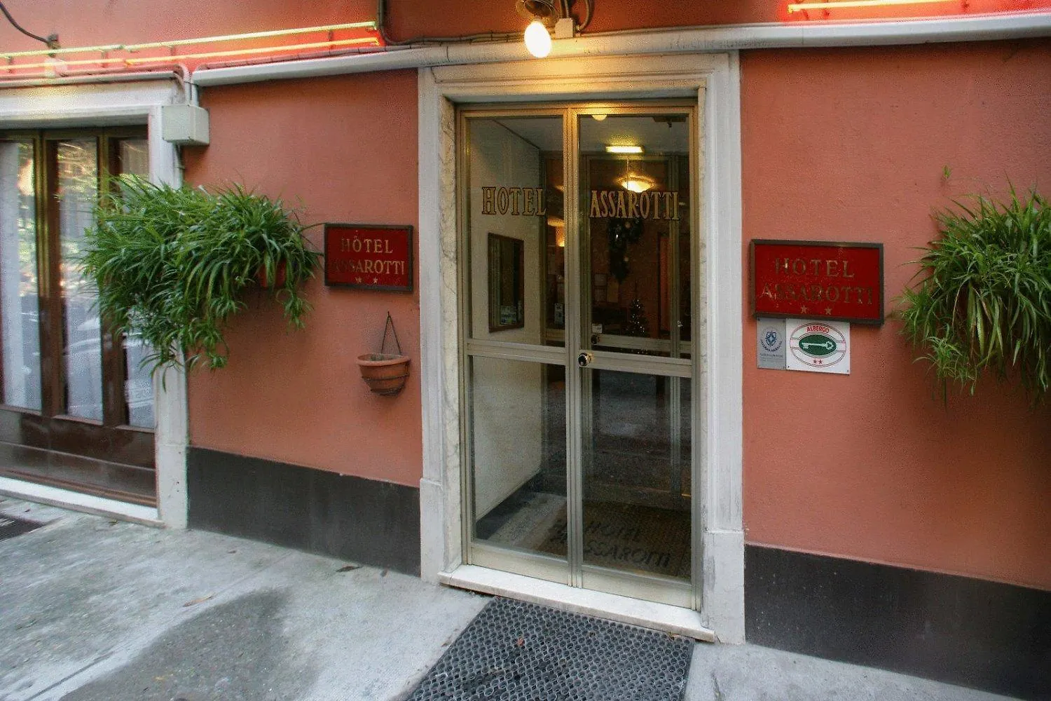 Hotel Assarotti Генуя