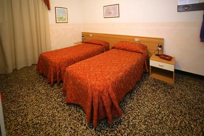 Hotel Assarotti Генуя 3*,  Италия