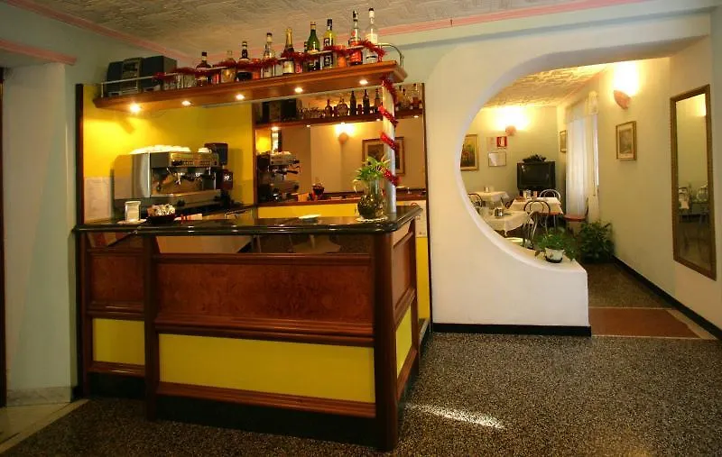 Hotel Assarotti Генуя 3*,