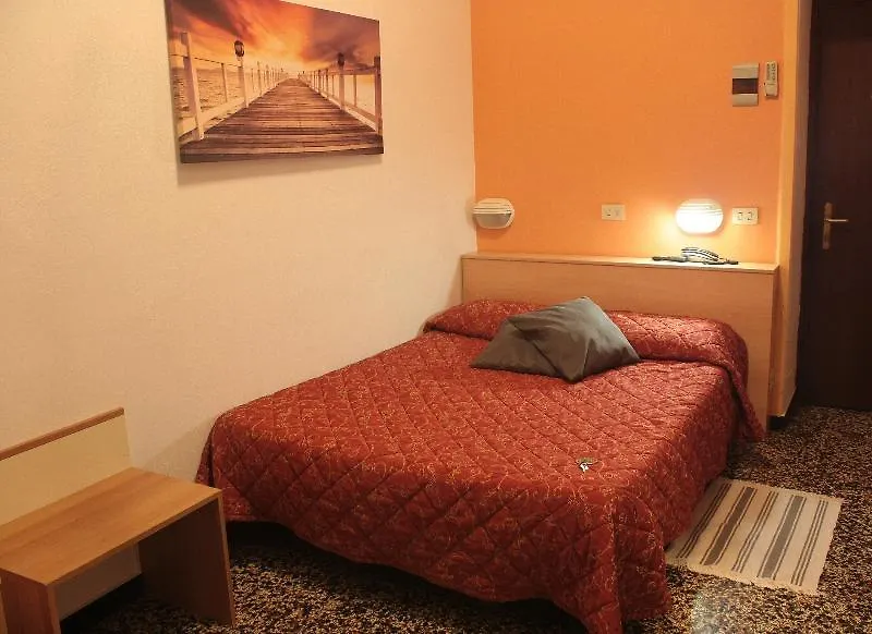 Hotel Assarotti Генуя Италия