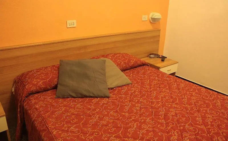 Hotel Assarotti Генуя
