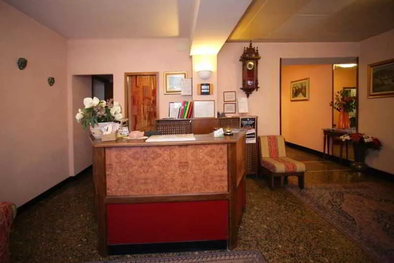 Hotel Assarotti Генуя