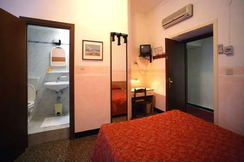 Hotel Assarotti Генуя